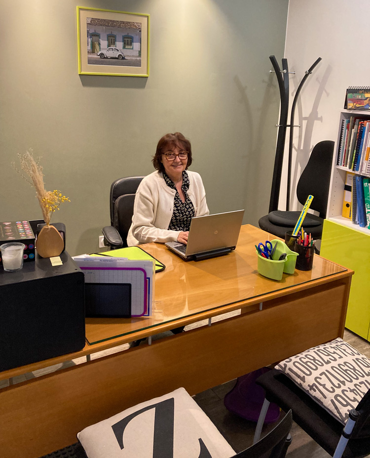 Martine Eveillard, psychopédagogue à son cabinet