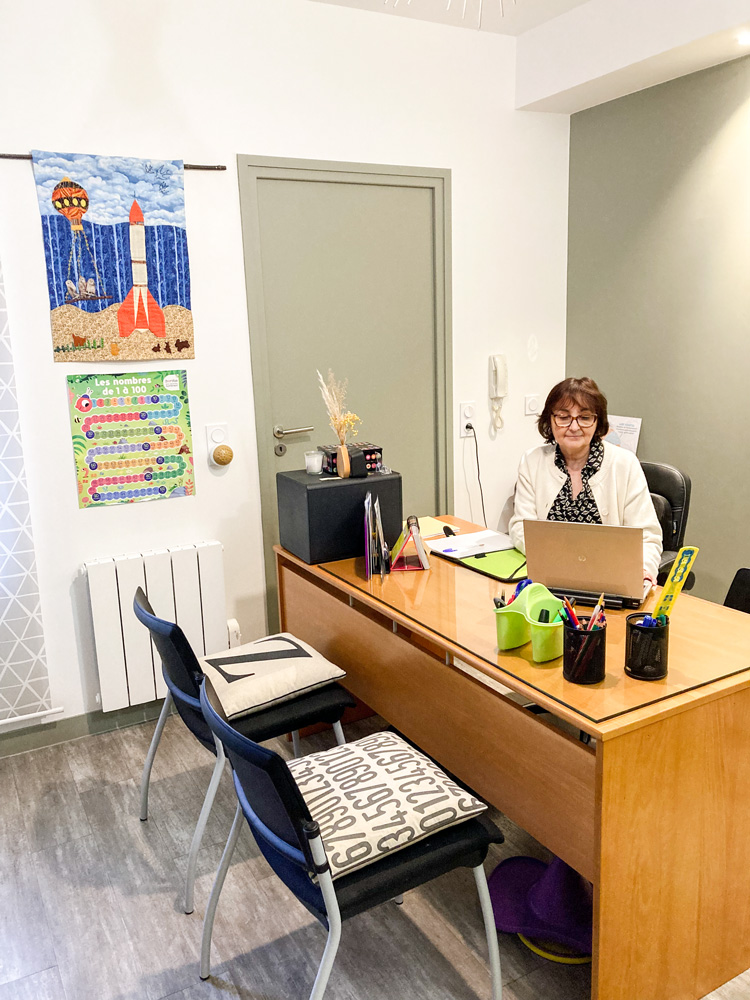 Martine Eveillard en consultation psychopédagogique